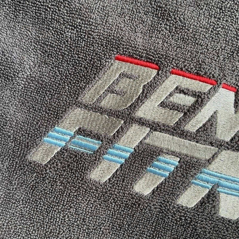 Multi-Functional Gym Towel with Zipper Pocket